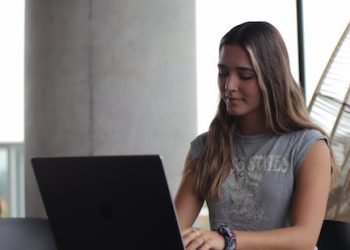 Límites en educación sexual y pornografía: Era de información