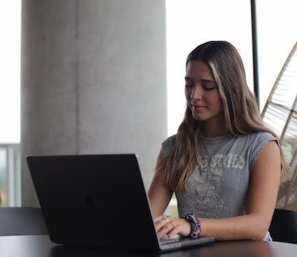 Límites en educación sexual y pornografía: Era de información