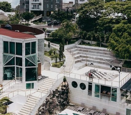 Recursos y Herramientas Esenciales para Emprendedoras