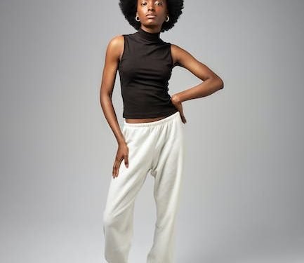 Moda Femenina 2024: Tendencias de Colores, Telas y Patrones